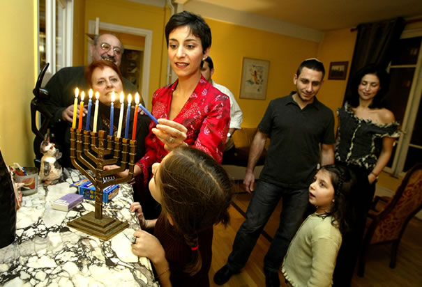 hanukkah-celebration-france