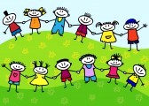 10673796-grupo-de-dibujos-animados-divertidos-de-ninos-sobre-un-cesped-verde