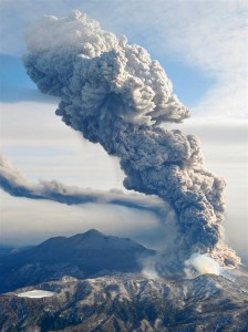 erupcion-del-volcan-shinmoedake-l-_818iq