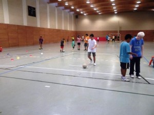 Futbol al poliesportiu del CRE