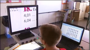 Arnau amb la lupa televisió