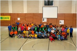 Tots junts formant equip. Participants.