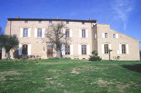 Ici un bâtiment de Gratentour