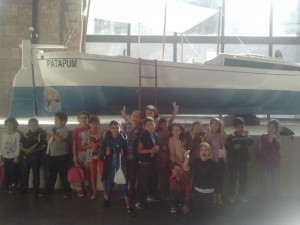 Grup de 2n fent la visita al museu