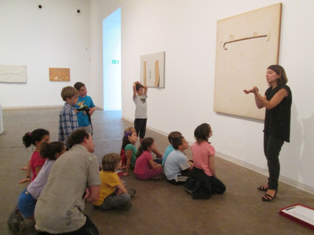 Visitem la Fundació Antoni Tàpies.