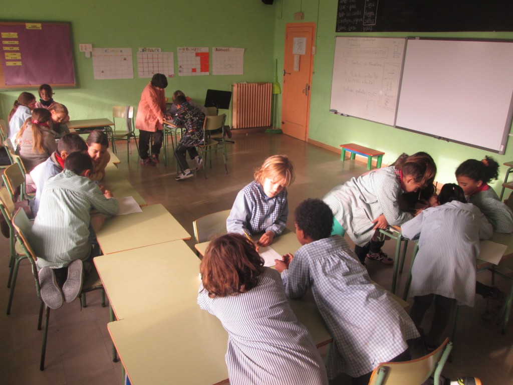 Fem el cartell dels Pastorets a l'estona de temes i ens barregem Caramots i Nasdesutges.