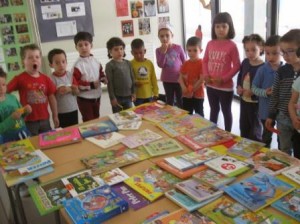13-14 intercanvi llibres (7)