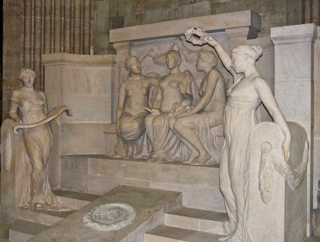 Egliz Panthéon Sculpture 1b copie pm
