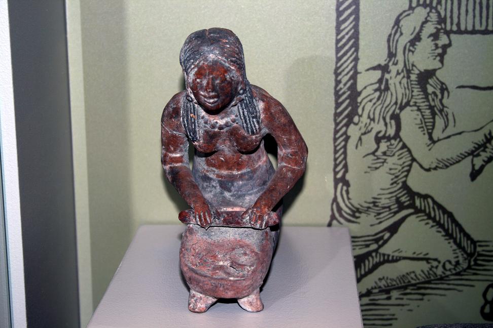 maya-woman-grinding-cacao-beans2