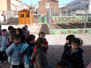 anem a l'hort de l'escola
