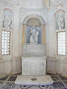 san-pietro-interior1