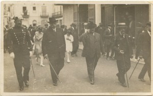 president-macia-davant-bibliot-jr1