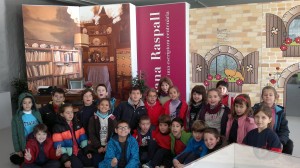 Avui 3r B, al centre cívic, hem fet un taller de poesia de la Joana Raspall