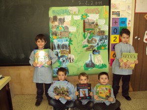 La classe de les girafes: mural d'animals