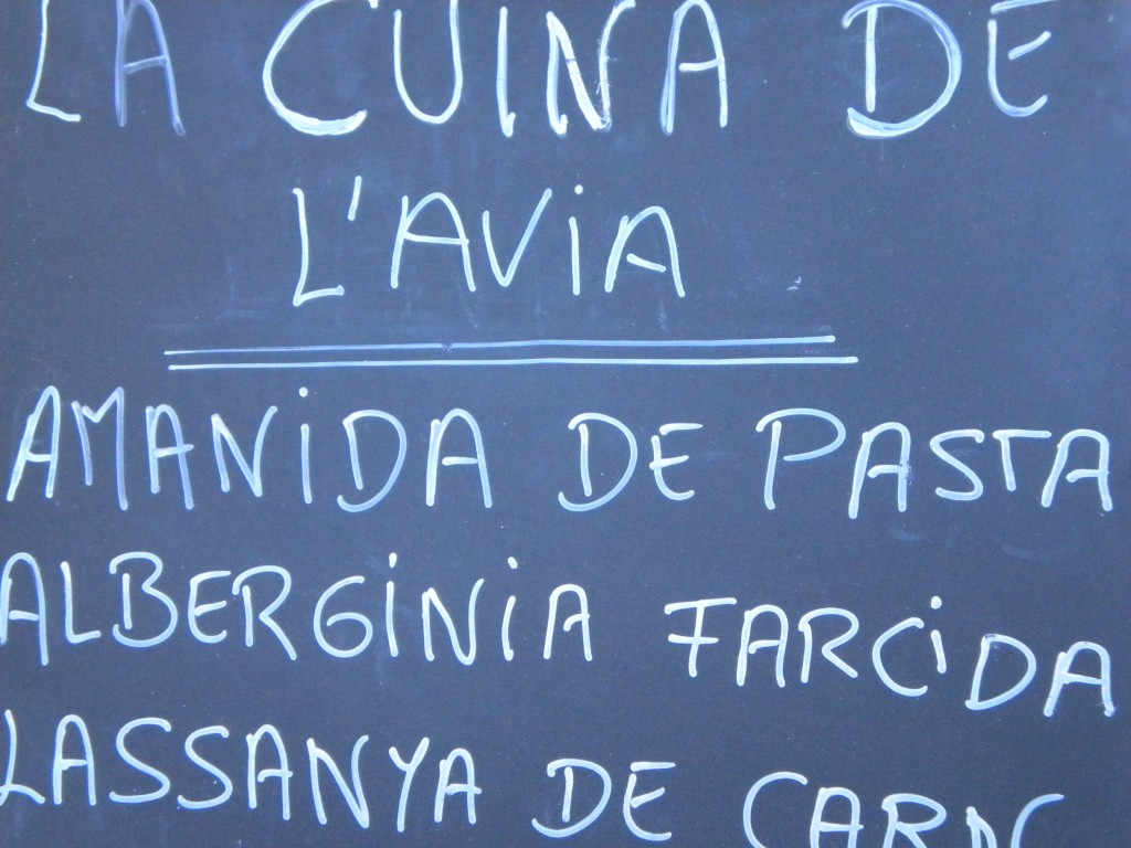 Avia: Àvia Alberginia: Albergínia Lassanya: Lasanya