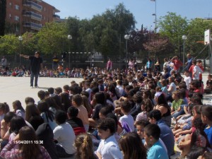 Els alumnes meravellats pels gegants