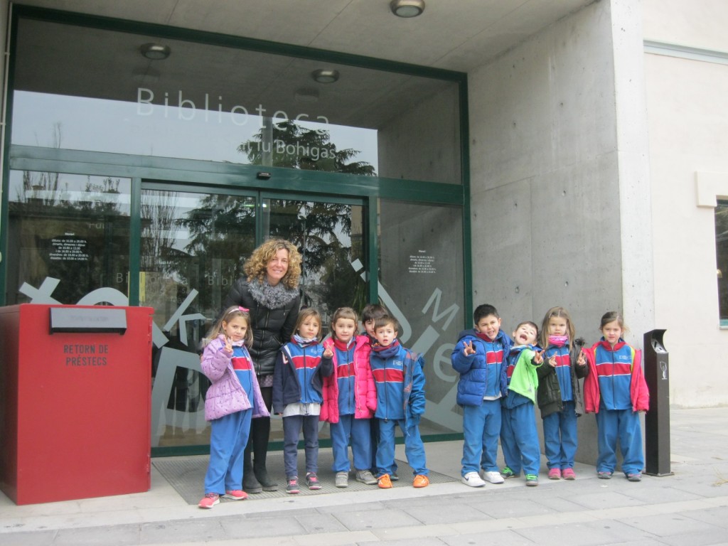 sortida teatre i biblioteca Salt 02182016_0061