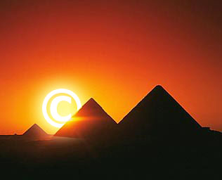 piramides_con_copyright_0