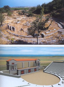 Fotografia de les restes del teatre romà en les ruïnes de Troia IX i una reproducció a ordinador de com era.