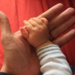 father-baby-hands-208x178 Matthias Süssen