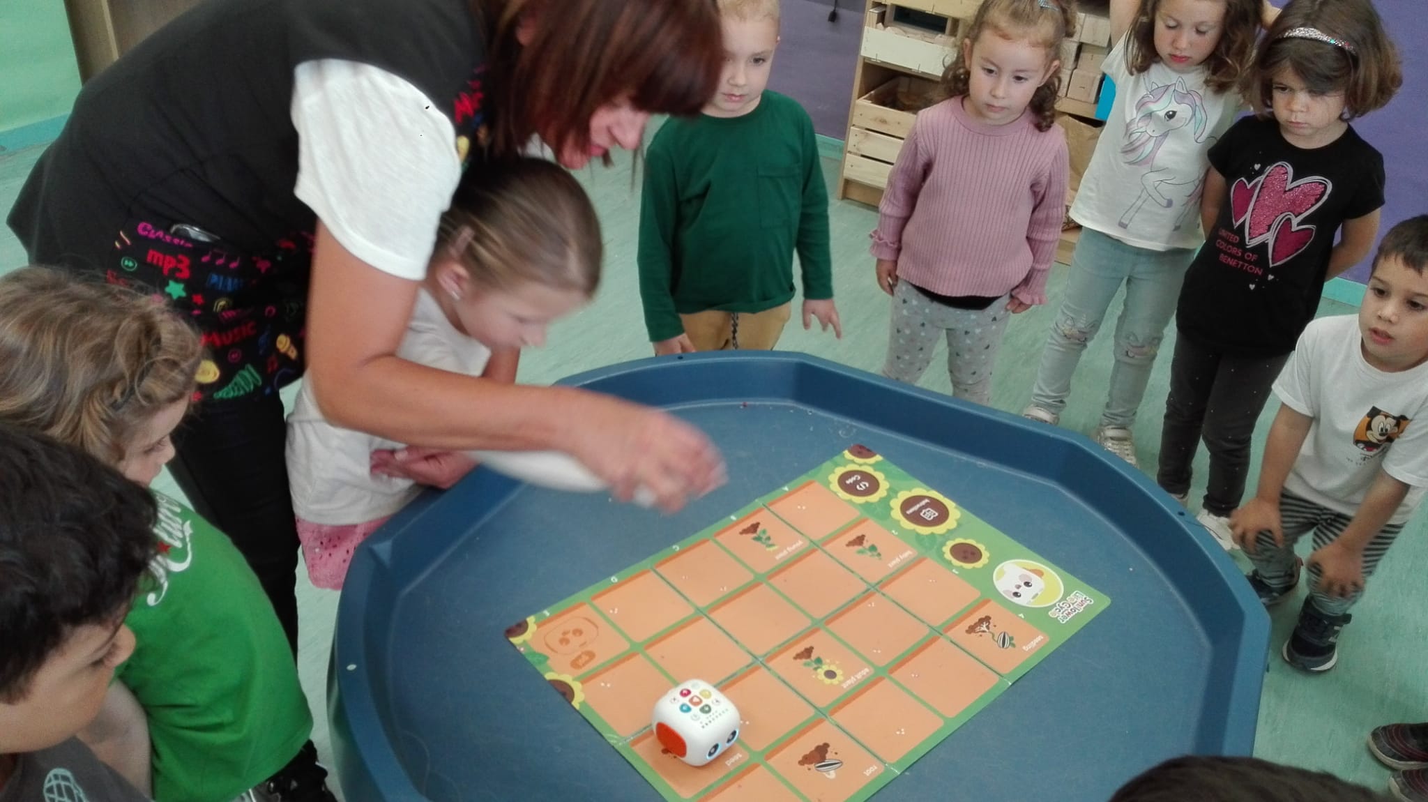 8d6d582c-ef89-4d6f-aaad-54a3b1ee4b7a