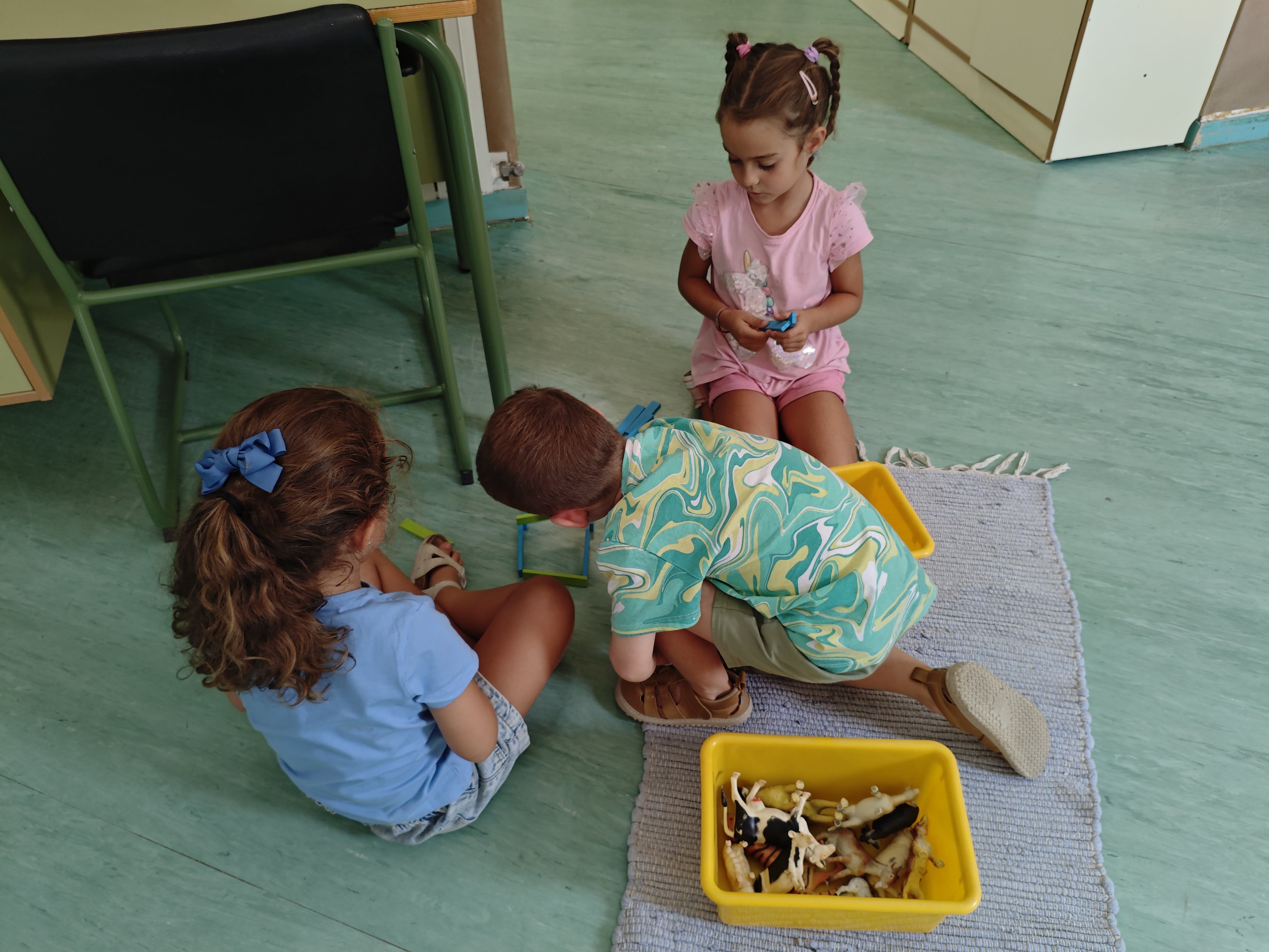 JÚLIA, NEL I MAR-min