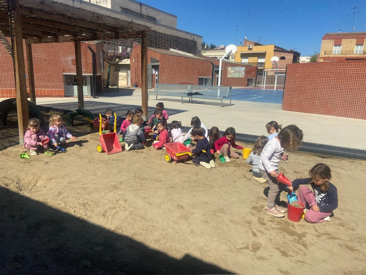 fe5cad79-a70e-4a31-85db-8562646f23f9