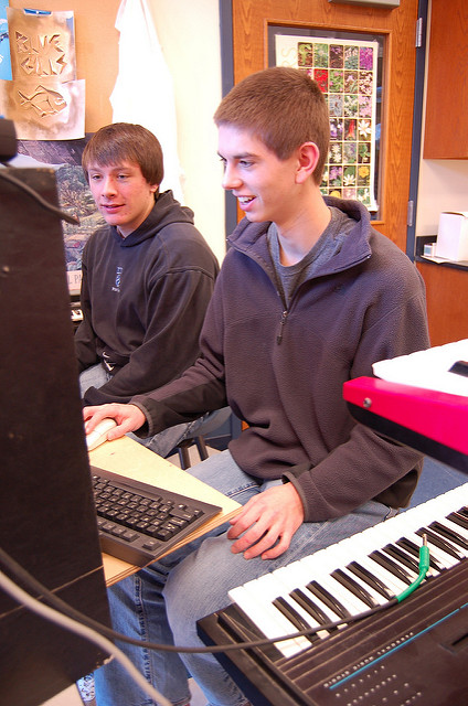 5448252352_66e1125297_z