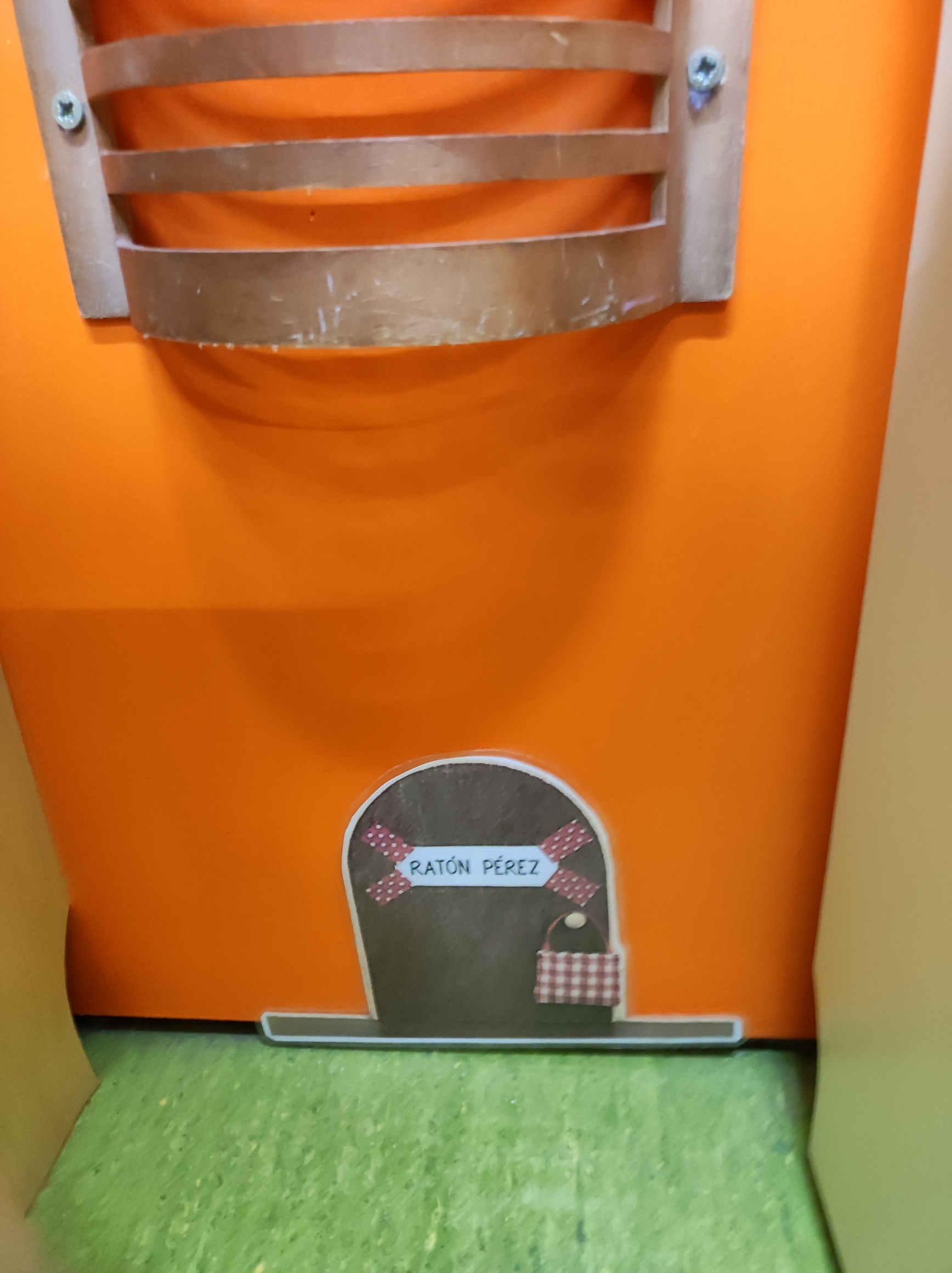 CASETA RATOLÍ PEREZ AMIC DEL MAX