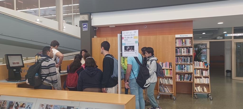 VISITA A LA BIBLIOTECA