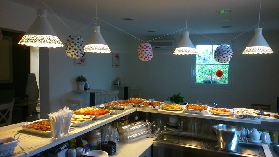 " Vespres de montaditos"